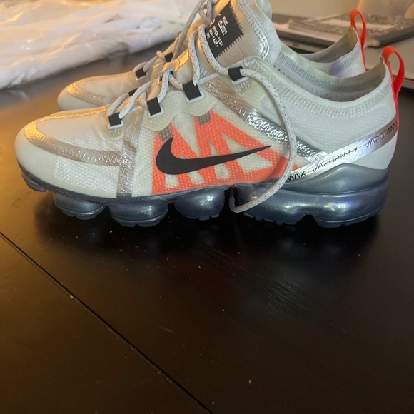 2019 Vapormax (never worn) main image 5